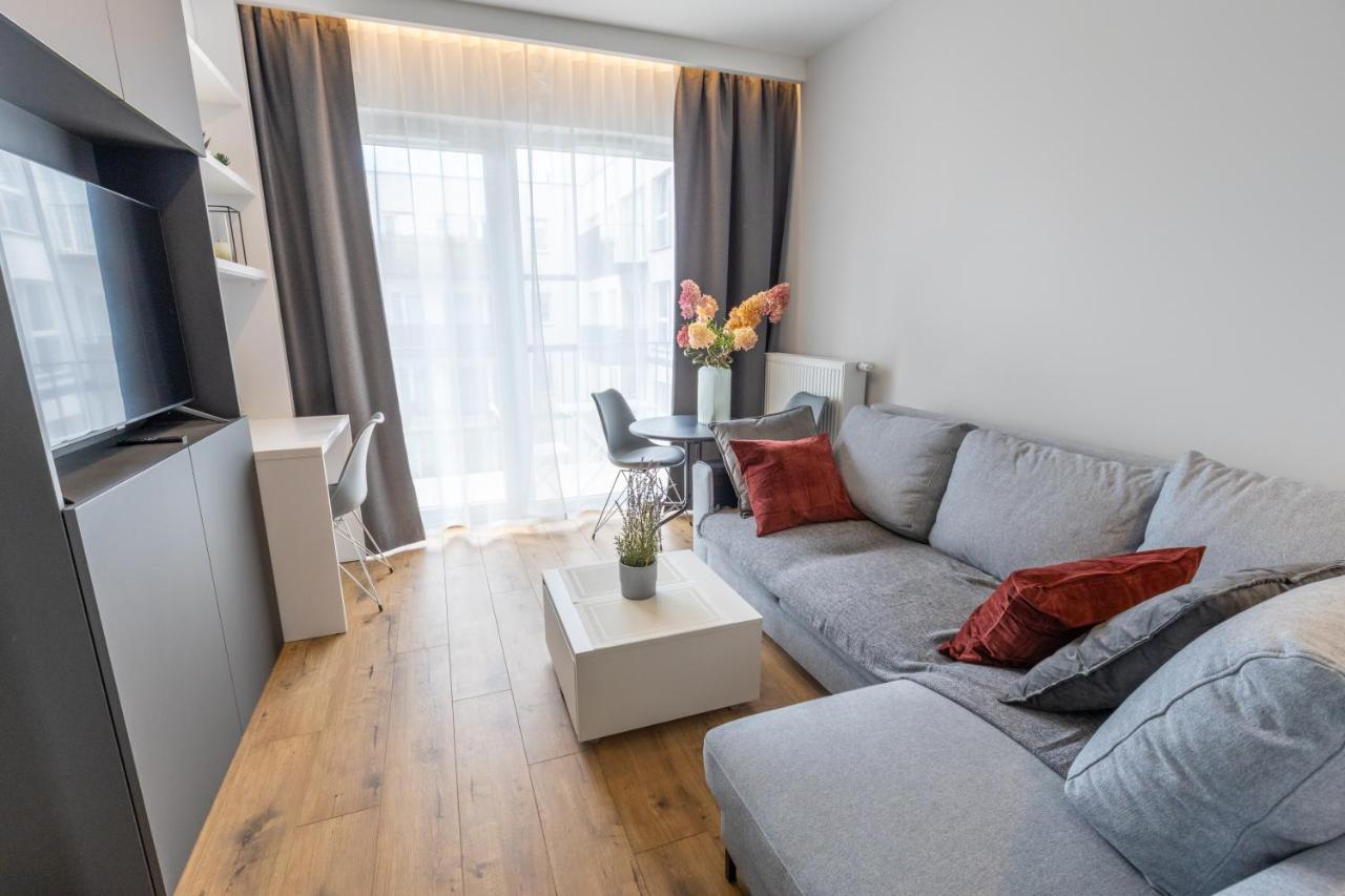 Home Apartament Metro Mlociny 97 Warschau Buitenkant foto